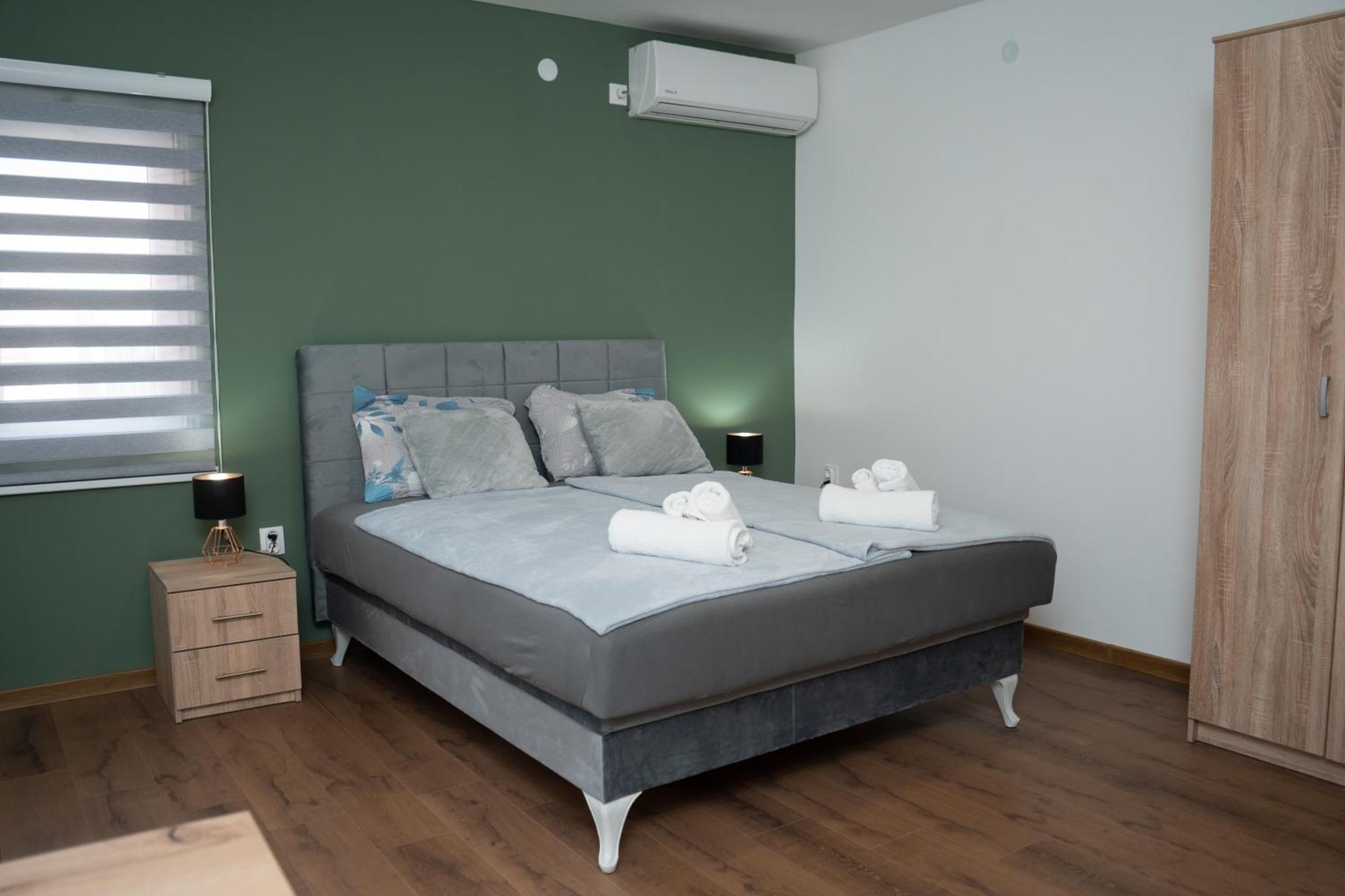 On Point Apartamento Mostar Exterior foto